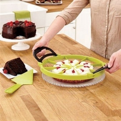 Нож для быстрой и точной резки тортов - Perfect Slicer Нож для быстрой и точной резки тортов - Perfect SlicerФормы для тортов и кексов<br>Как нарезать приготовленный торт или пиццу, чтобы не повредить внешний вид, а кусочки получились идеально ровными? Это – далеко не самая простая задача для многих хозяек. Благодаря революционному ножу для быстрой и точной резки тортов Perfect Slicer, миссия будет выполнена за несколько секунд!<br>