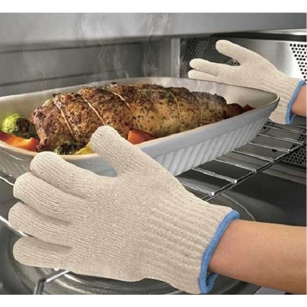 Термостойкие перчатки Tuff Glove Hot Surface Protector Термостойкие перчатки Tuff Glove Hot Surface ProtectorПрихватки<br>Часто готовите блюда в духовке? Тогда вы знаете, как бывает непросто вытащить горячий противень. Полотенце далеко не всегда выдерживает высокую температуру, в результате чего вы получаете серьезный ожог, а легким движением руки можно просто уронить огромное блюдо, тем самым перечеркнув все свои старания. Спешите познакомиться с термостойкими перчатками Tuff Glove Hot Surface Protector, которые избавят вас от подобных проблем!<br>